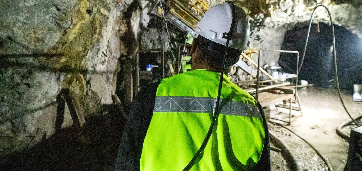 Lone worker in a restricted zone