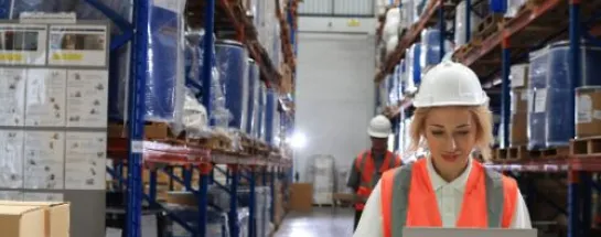 worker using asset tracking solution