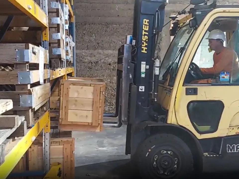 drop off warehouse using forklift